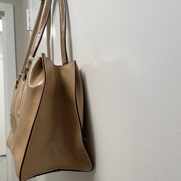 Liz Claiborne beige leather bag great condition - Picture 9 of 11